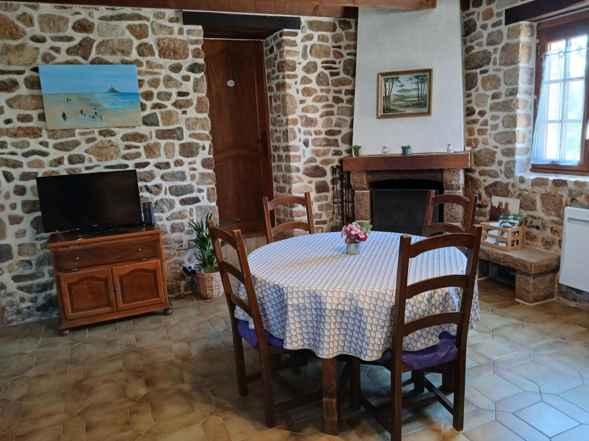 Les Roses Tremieres Villa Trans-la-Foret Exterior photo